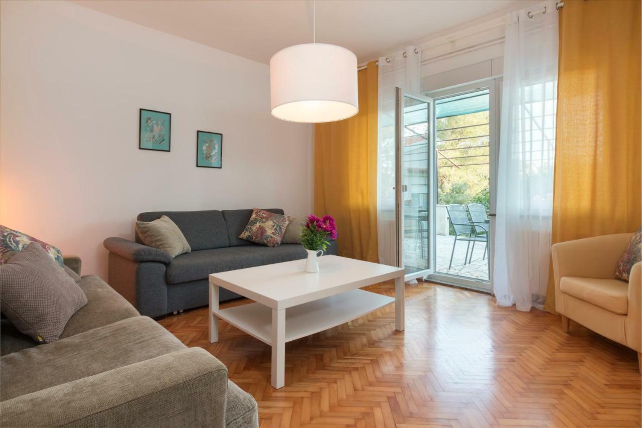 Appartement G&g With Swimming Pool Pula